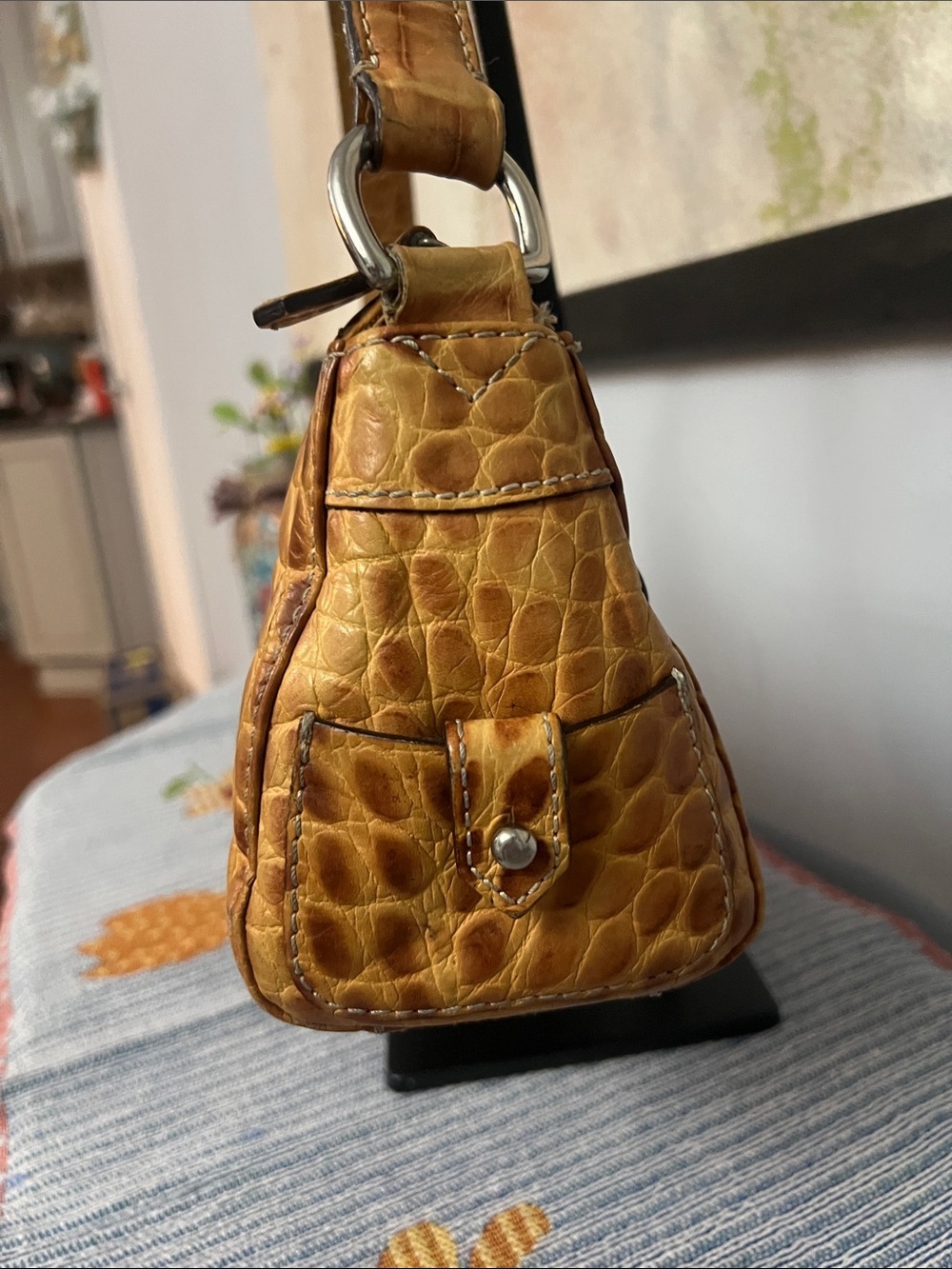 Dooney & Bourke RARE Croc-Embossed Shoulder Bag in Tan - Picture 5 of 10